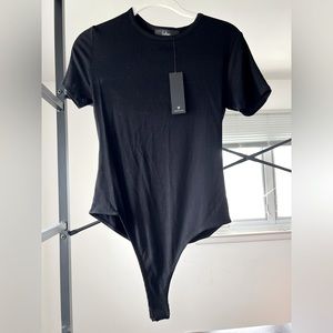 Lulu’s Short Sleeve Black Ribbed Bodysuit NWT